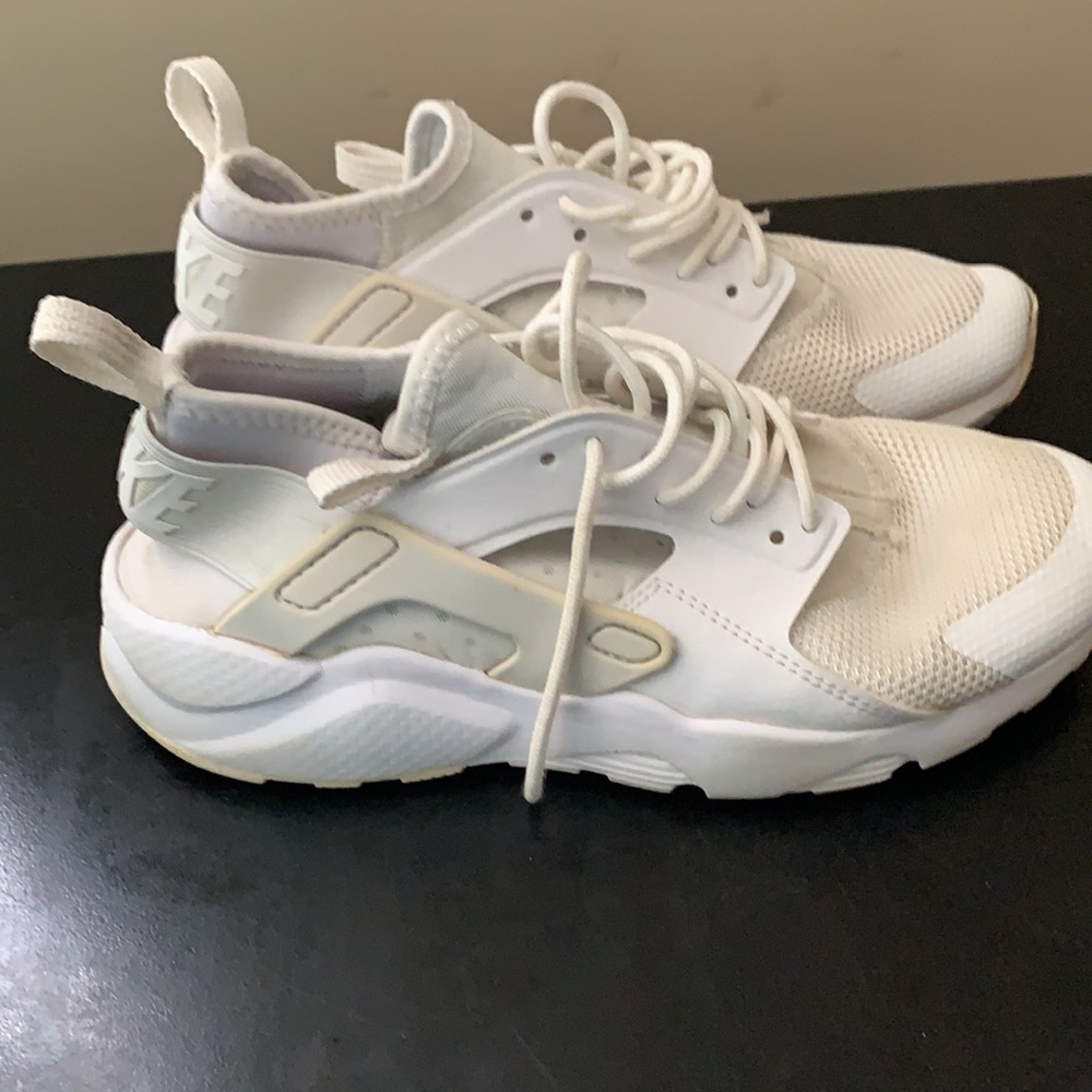 White Nike huarache kids
